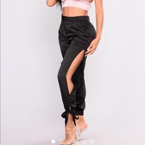 Fashion nova 🖤mid rise ankle pants in grey!